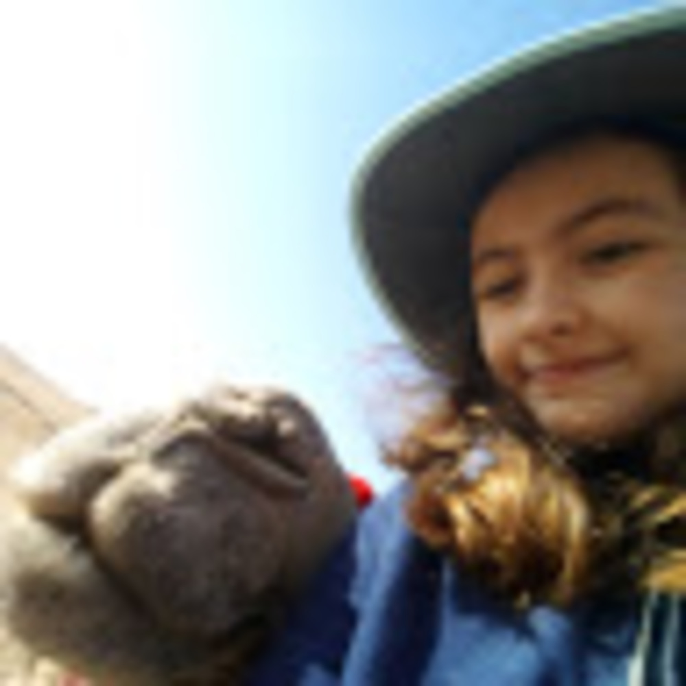 Meet your Posher, Ahdia rose